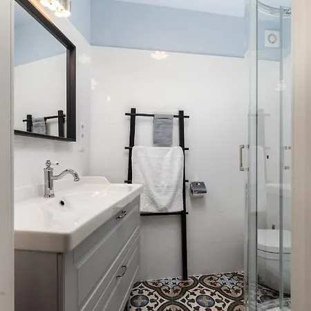 Bright 2bd Loft In Old Apartment Riga